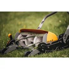 FISKARS StaySharp Max kézi fűnyíró