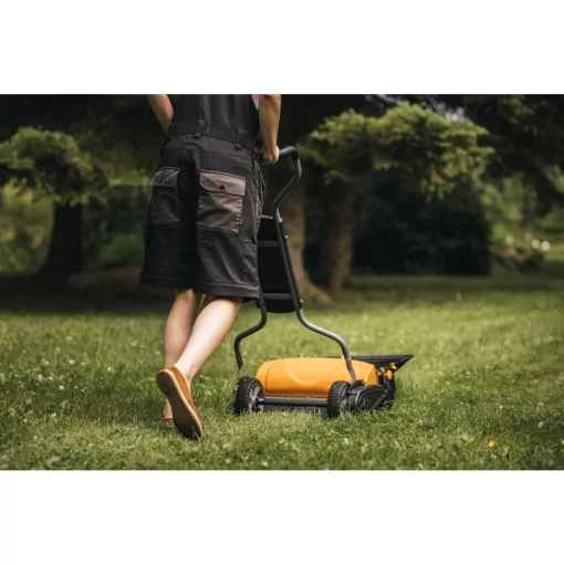 FISKARS StaySharp Max kézi fűnyíró