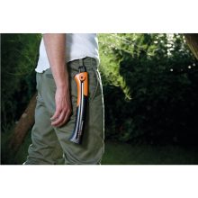 FISKARS Xtract hosszú kerti fűrész SW75