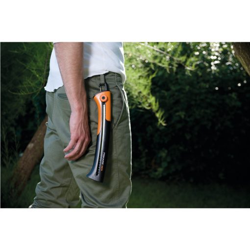 FISKARS Xtract hosszú kerti fűrész SW75