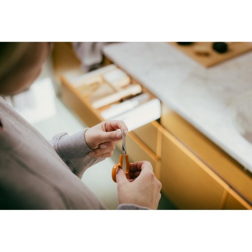 FISKARS Classic hajlított körömvágó olló (10 cm)