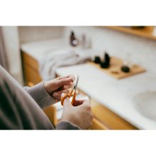 FISKARS Classic hajlított körömvágó olló (10 cm)