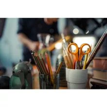FISKARS Classic papírvágó olló (17 cm)