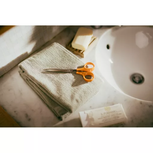 FISKARS Classic papírvágó olló (17 cm)