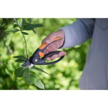 FISKARS Ujjvédő mellévágó metszőolló P44