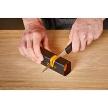 FISKARS Edge késélező