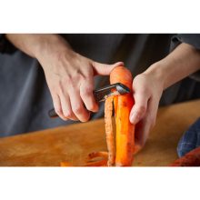 FISKARS Functional Form forgópengés hámozó