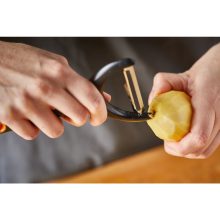 FISKARS Functional Form hámozó (Y formájú)