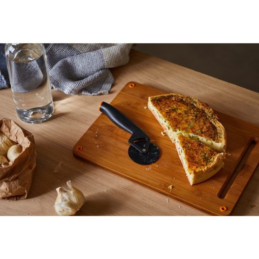 FISKARS Functional Form pizzaszeletelő