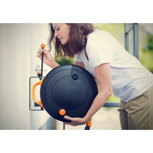 FISKARS Comfort fali tartó tömlődobhoz (S)