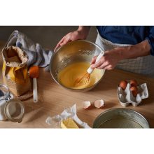 FISKARS Functional Form habverő, szilikon felülettel