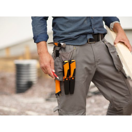 FISKARS Hardware általános kés, tokba épített élezővel