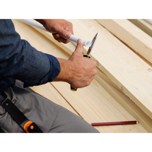 FISKARS Hardware kés épületgépészeti munkákhoz, tokba épített élezővel