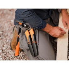 FISKARS Hardware ácskés, tokba épített élezővel