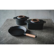 FISKARS Norden öntöttvas lábas, fedővel (4 L)