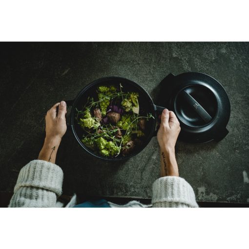 FISKARS Norden öntöttvas lábas, fedővel (4 L)