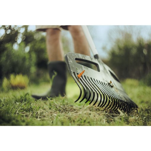 FISKARS Xact lombseprű (L) műanyag fejjel