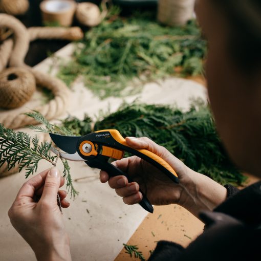 FISKARS Plus mellévágó metszőolló P541