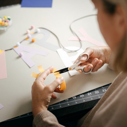 FISKARS Tapadásmentes varróolló (13 cm)