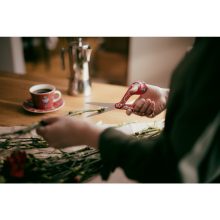 FISKARS FXI általános olló (21 cm) Taika, piros