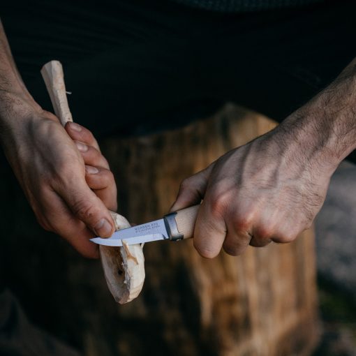 FISKARS Norden fafaragó kés, bőr tokkal