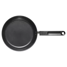 FISKARS Functional Form serpenyő (24 cm) kerámia bevonattal