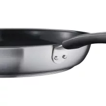 FISKARS Functional Form serpenyő (28 cm) kerámia bevonattal