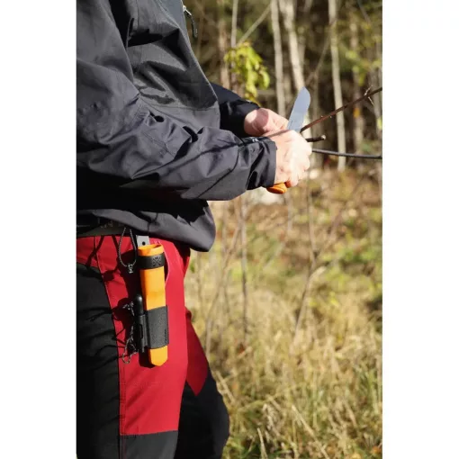 MORAKNIV Kansbol (S) kés, tokkal + Survival Kit tűzgyújtó készlet, narancssárga