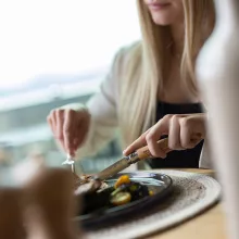 OPINEL Effilé Slim No.10 (S) zsebkés, bükk