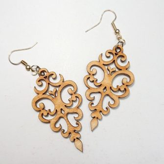 Fából készült ékszerek