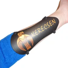 Kerecsen műanyag technikai alkarvédő