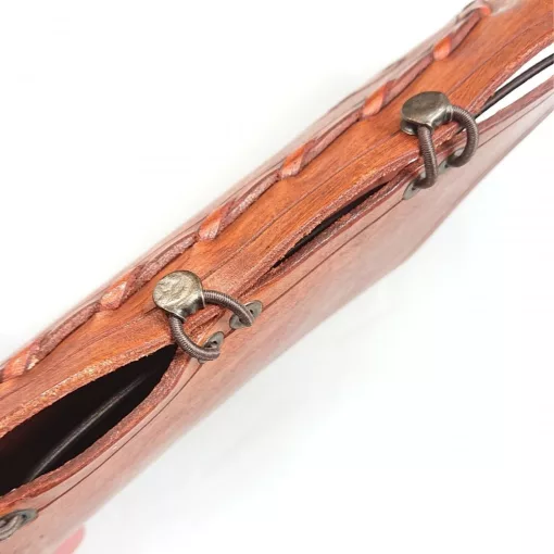 Váci - Nagy vésett alkarvédő – Farkas