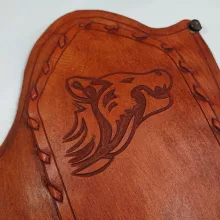 Váci - Nagy vésett alkarvédő – Farkas