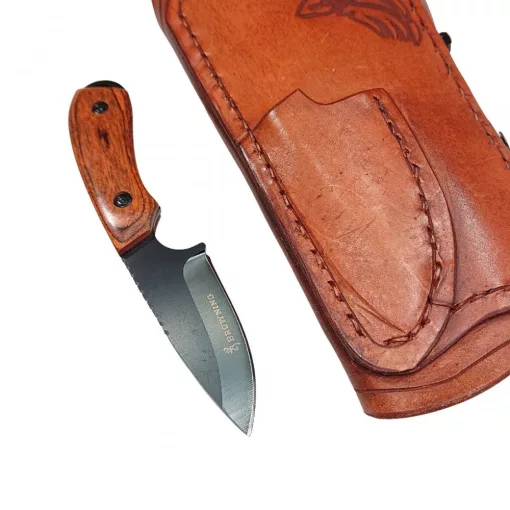 Váci - Nagy vésett alkarvédő késsel – Farkas